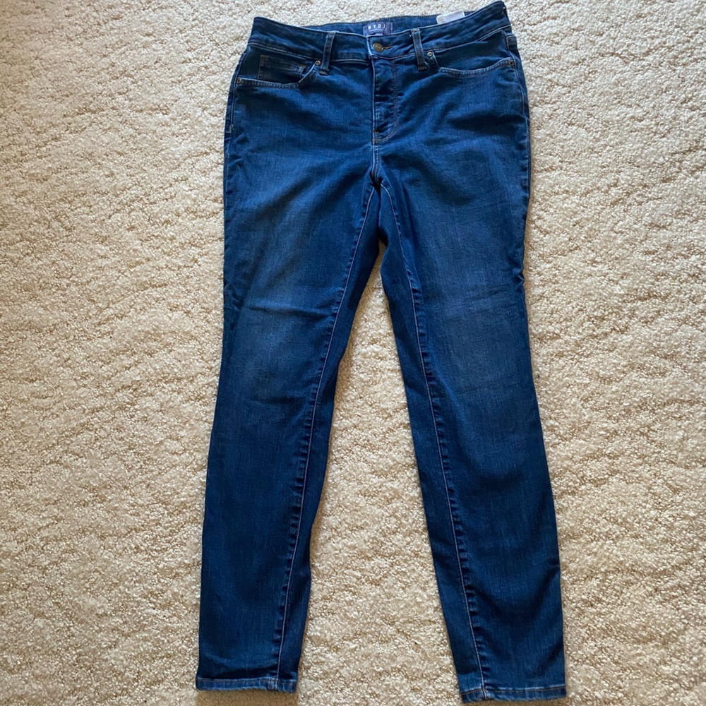 Brand new, never worn NYDJ size 6 skinny jeans